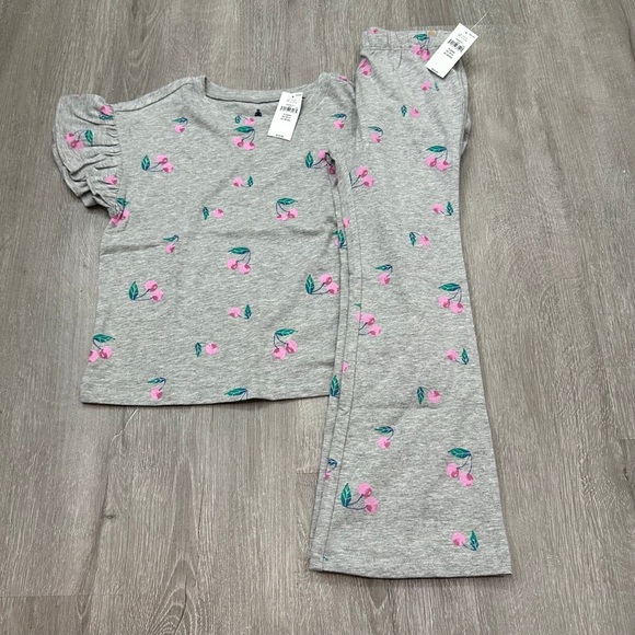 Gap Gray and Pink Cherry Outfit 5 Years - Picture 1 of 4